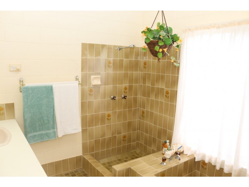 16 Boroko Cl, Trinity Beach QLD 4879