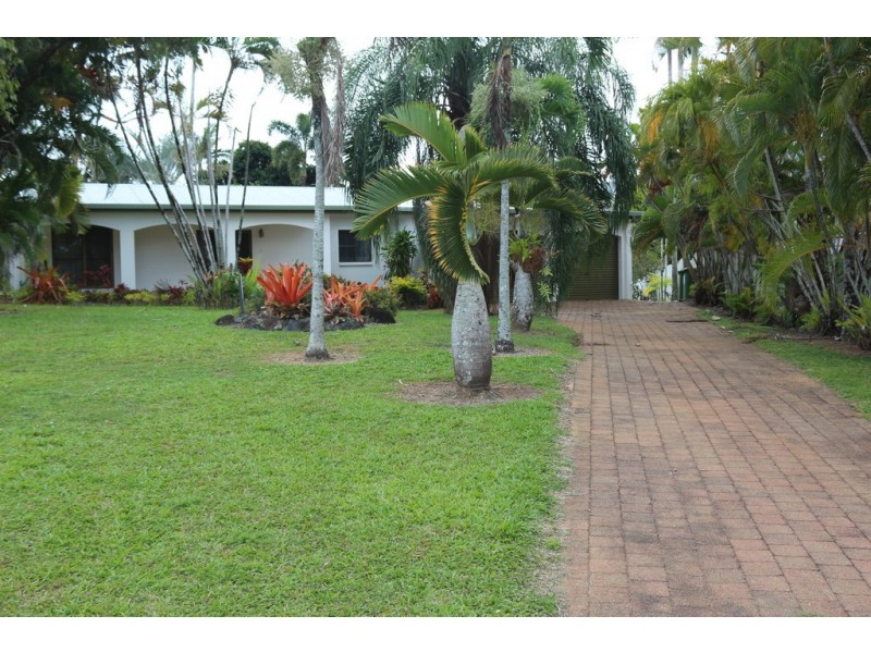 16 Boroko Cl, Trinity Beach QLD 4879