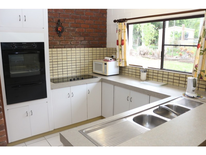 16 Boroko Cl, Trinity Beach QLD 4879