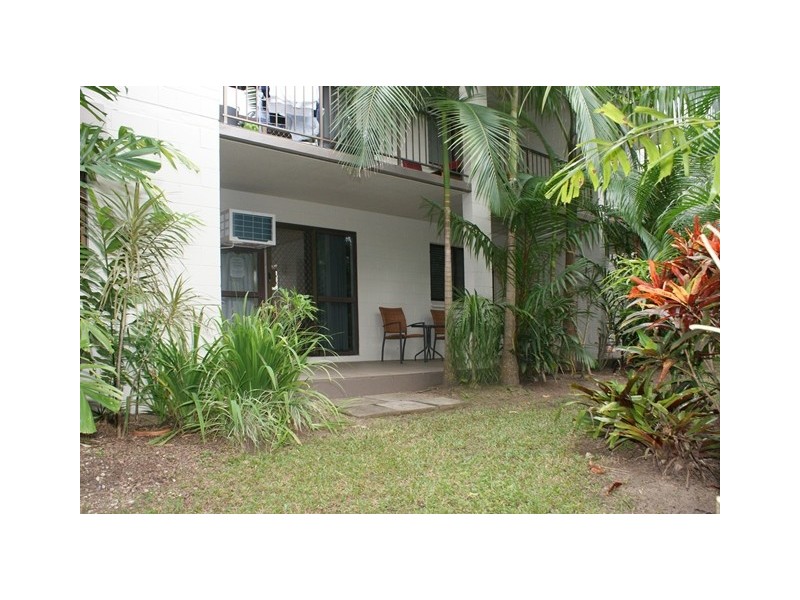 2/63 Moore St, Trinity Beach QLD 4879