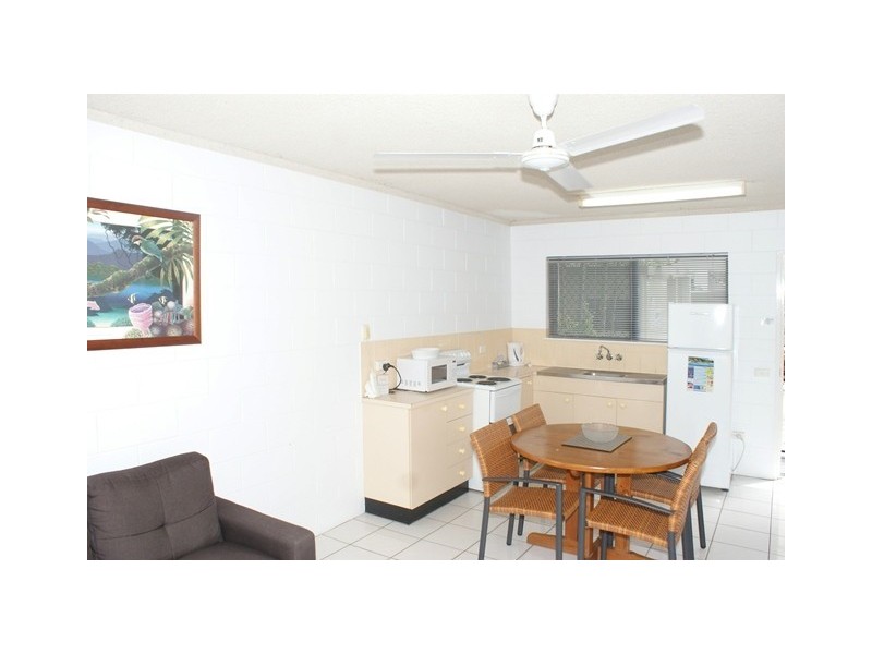 2/63 Moore St, Trinity Beach QLD 4879