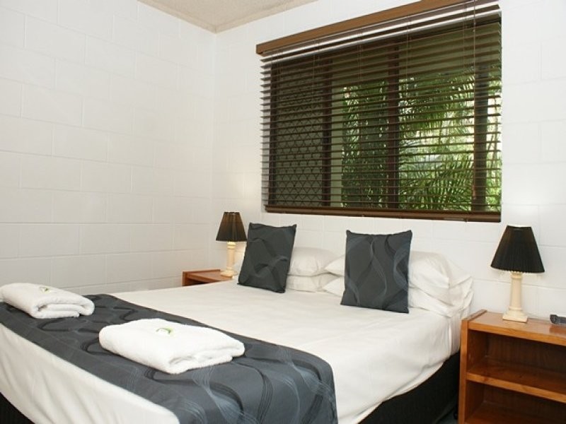 2/63 Moore St, Trinity Beach QLD 4879
