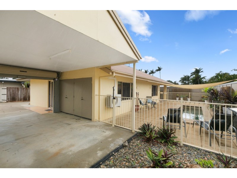 2/59 Terebra Street, Palm Cove QLD 4879