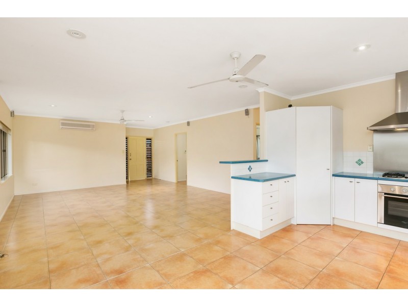 2/59 Terebra Street, Palm Cove QLD 4879