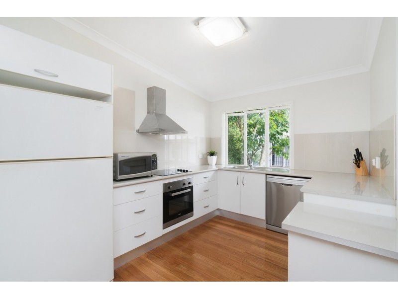 161 Mann Street, Westcourt QLD 4870