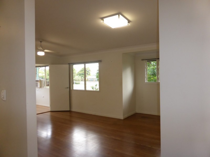 161 Mann Street, Westcourt QLD 4870