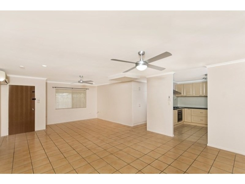 38 Magnolia Street, Holloways Beach QLD 4878