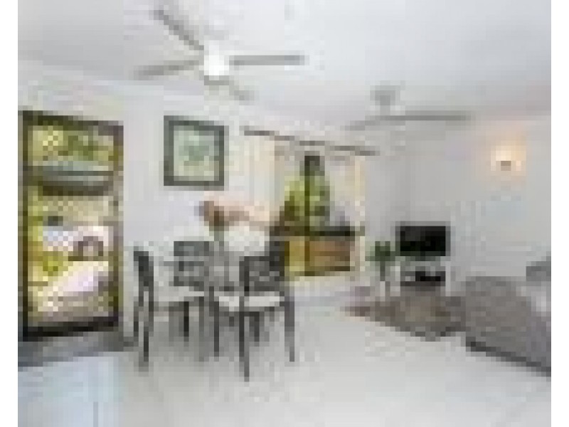1/36-38 Mimosa Street, Holloways Beach QLD 4878