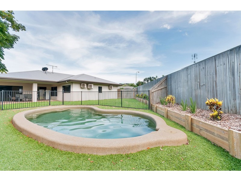 16 Milko Close, Brinsmead QLD 4870
