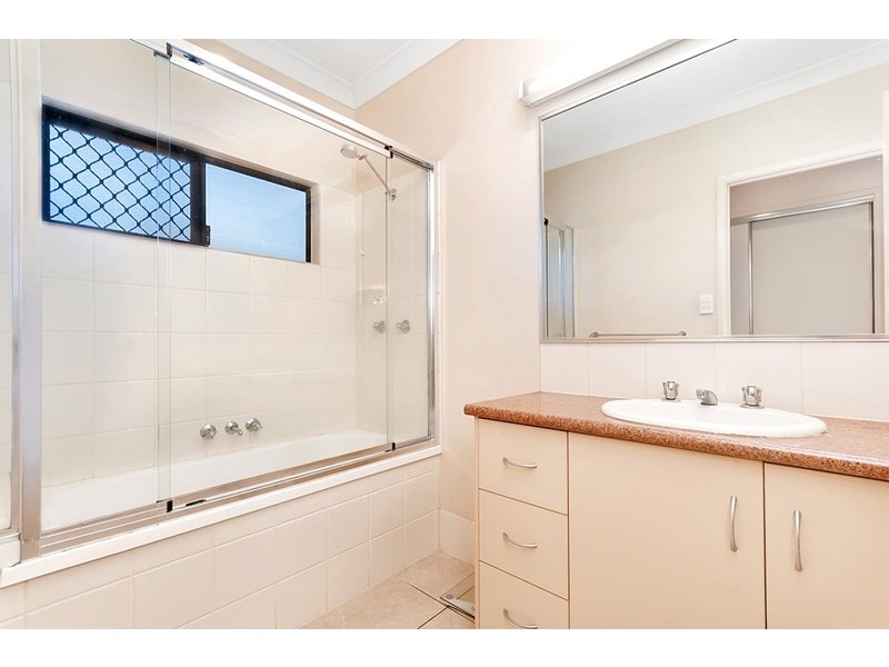 16 Milko Close, Brinsmead QLD 4870