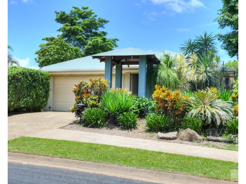 18 Elphinstone Street, Kanimbla QLD 4870