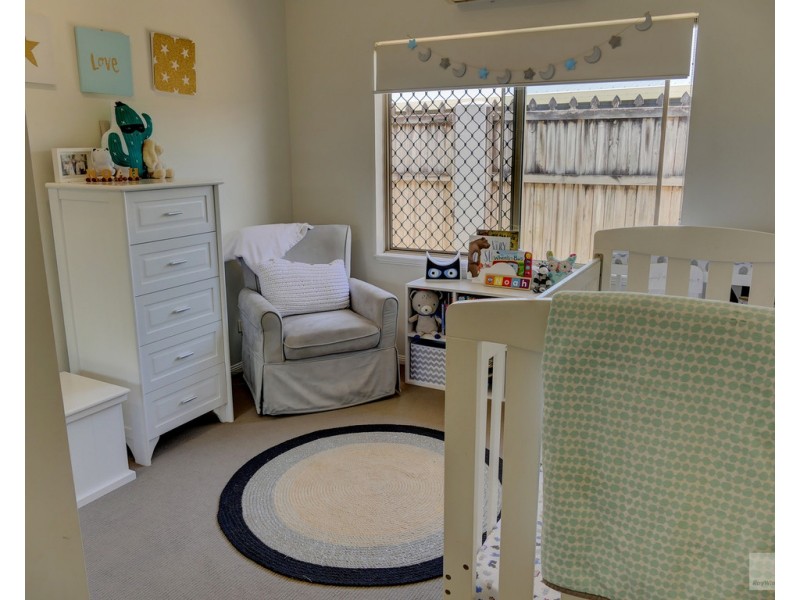 18 Elphinstone Street, Kanimbla QLD 4870