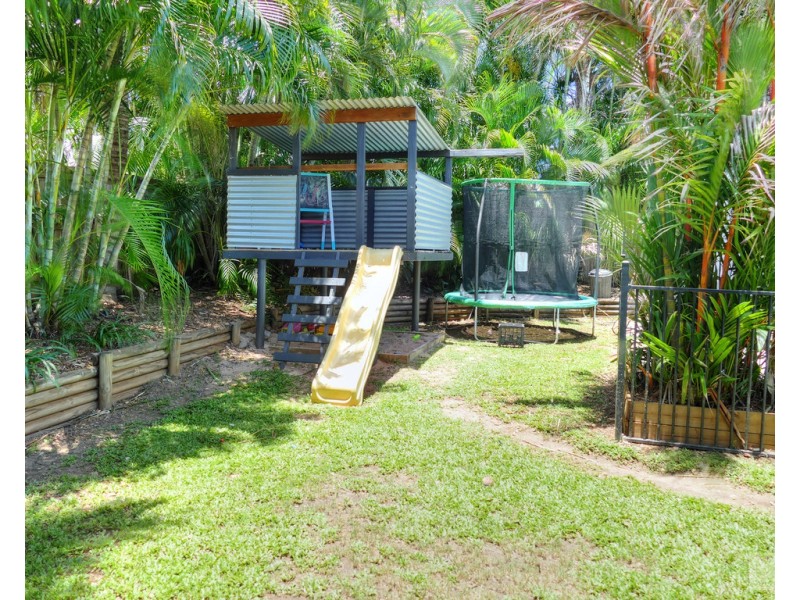 18 Elphinstone Street, Kanimbla QLD 4870