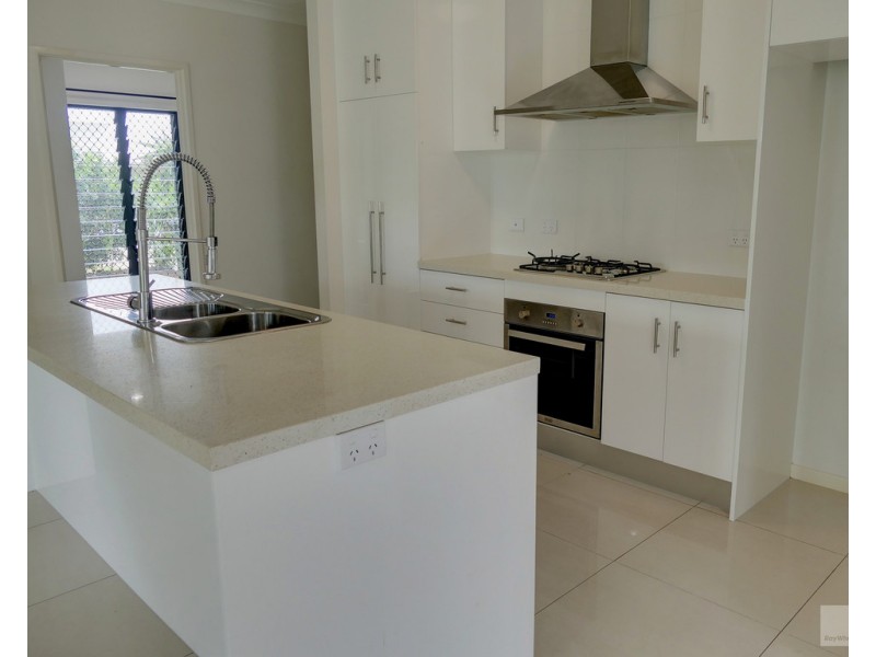 33 Carter Close, Smithfield QLD 4878