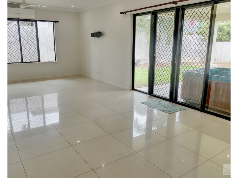 33 Carter Close, Smithfield QLD 4878