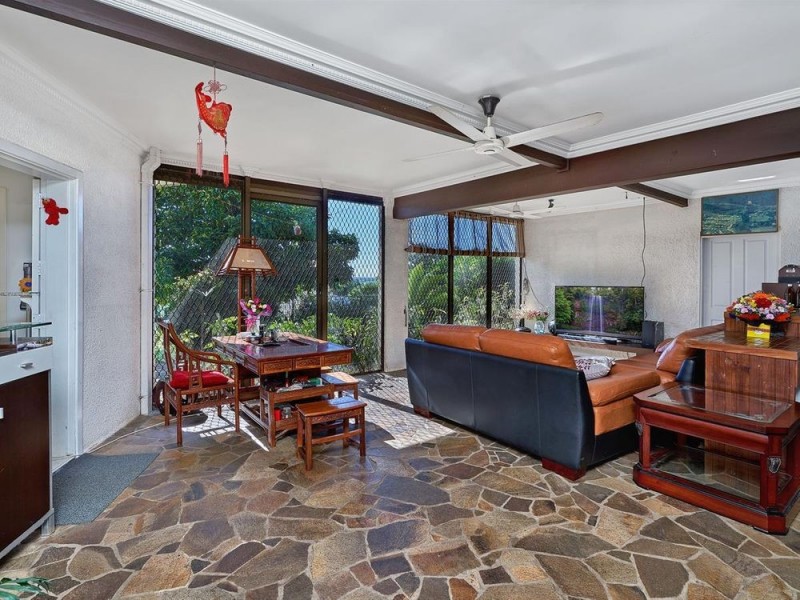 5-7 (House) Knight Road, Smithfield QLD 4878