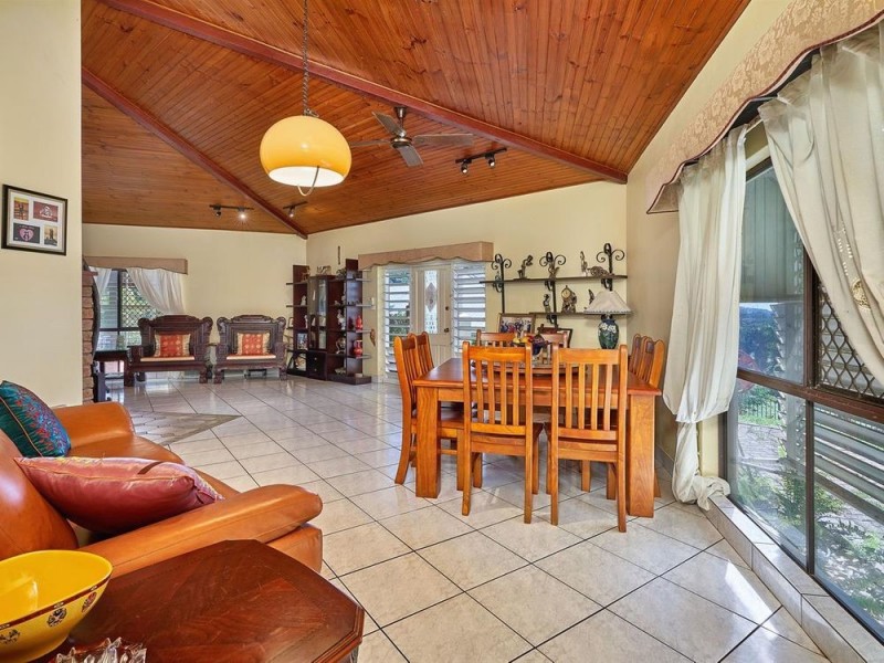 5-7 (House) Knight Road, Smithfield QLD 4878