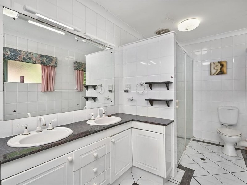 5-7 (House) Knight Road, Smithfield QLD 4878