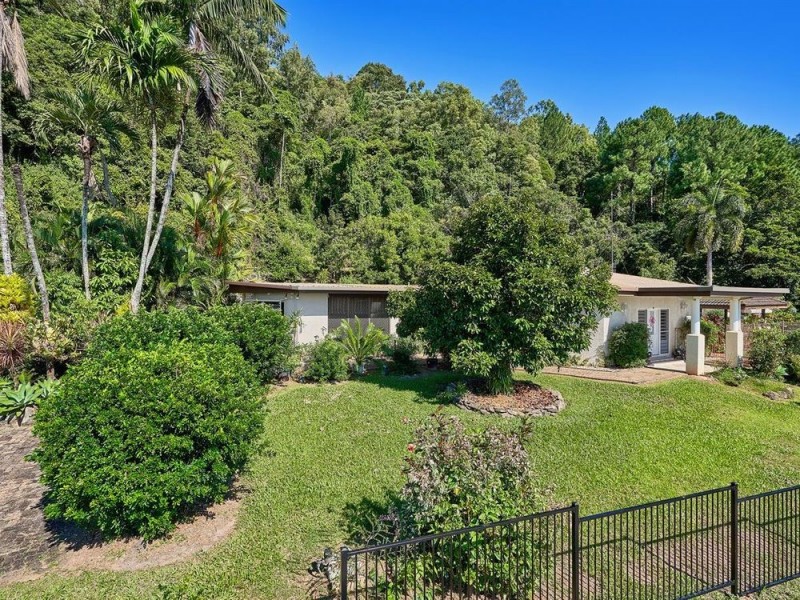 5-7 (House) Knight Road, Smithfield QLD 4878