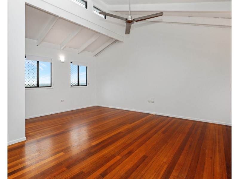 6 Darkin Close, Smithfield QLD 4878