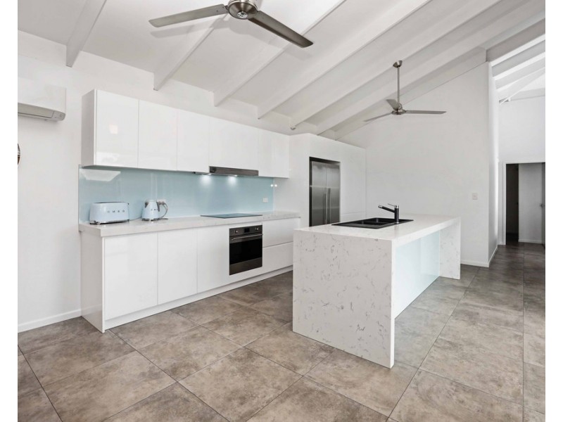 6 Darkin Close, Smithfield QLD 4878