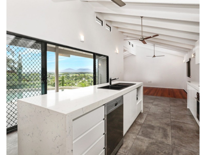 6 Darkin Close, Smithfield QLD 4878
