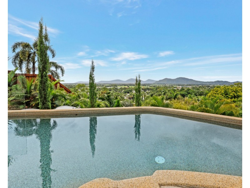 6 Darkin Close, Smithfield QLD 4878