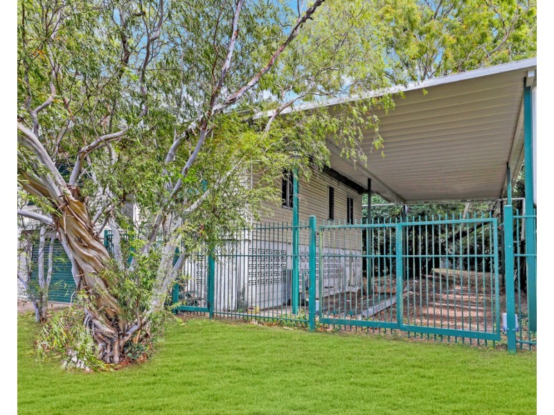 11 Macnamara Street, Manunda QLD 4870