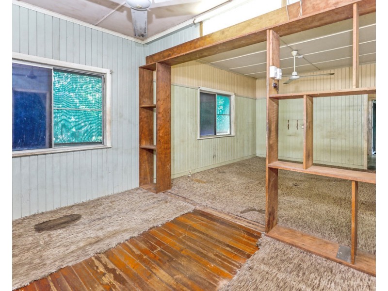 11 Macnamara Street, Manunda QLD 4870