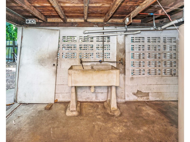 11 Macnamara Street, Manunda QLD 4870