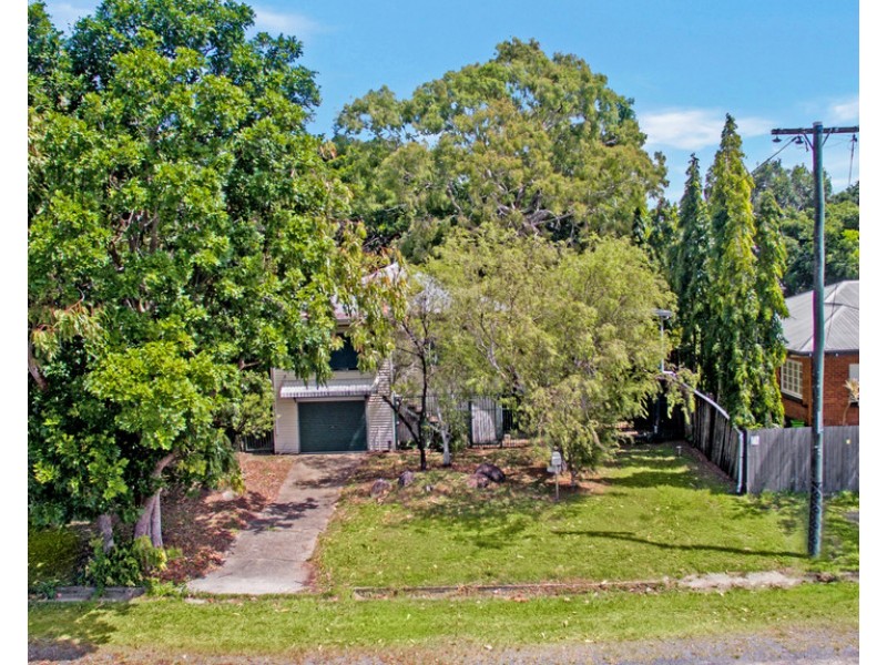 11 Macnamara Street, Manunda QLD 4870