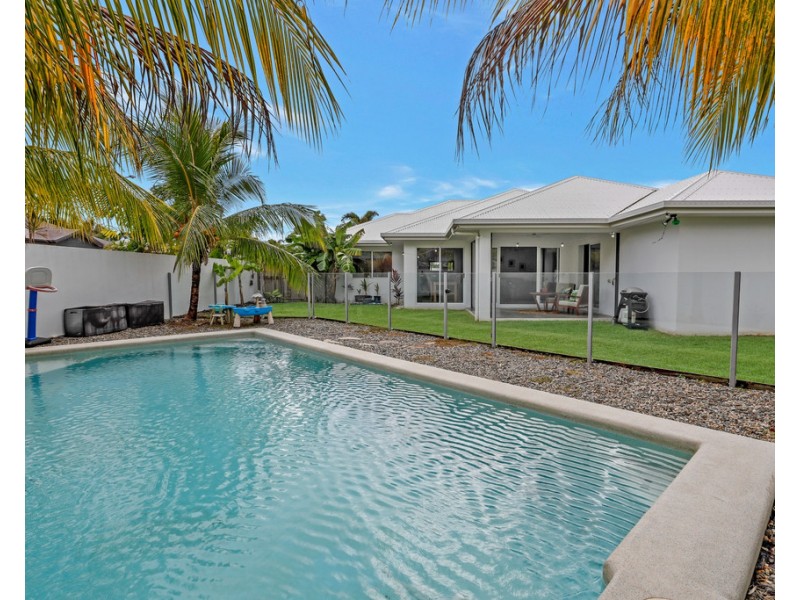 10 Murrinda Gardens, Trinity Park QLD 4879