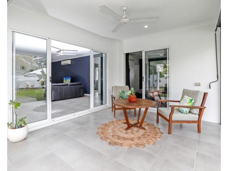 10 Murrinda Gardens, Trinity Park QLD 4879