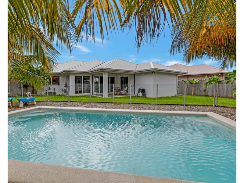 10 Murrinda Gardens, Trinity Park QLD 4879