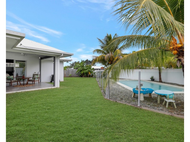 10 Murrinda Gardens, Trinity Park QLD 4879