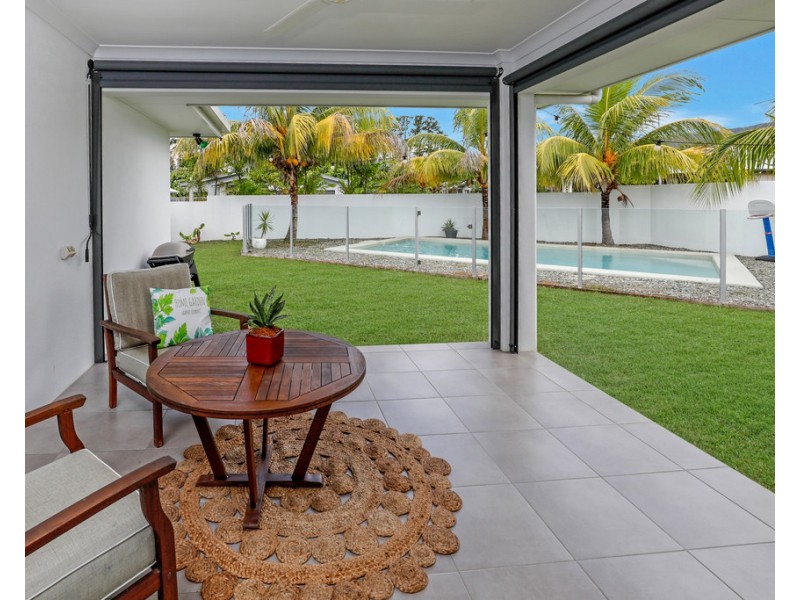 10 Murrinda Gardens, Trinity Park QLD 4879