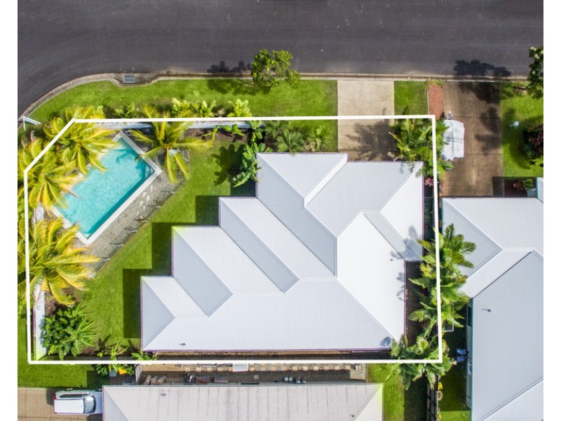 10 Murrinda Gardens, Trinity Park QLD 4879