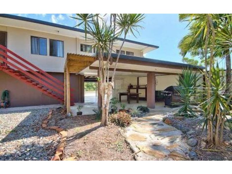 7 Fairway Street, Yorkeys Knob QLD 4878