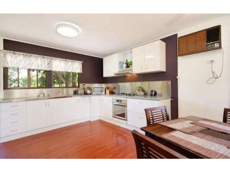 7 Fairway Street, Yorkeys Knob QLD 4878