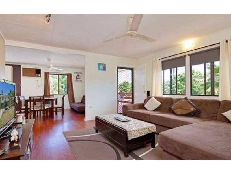 7 Fairway Street, Yorkeys Knob QLD 4878