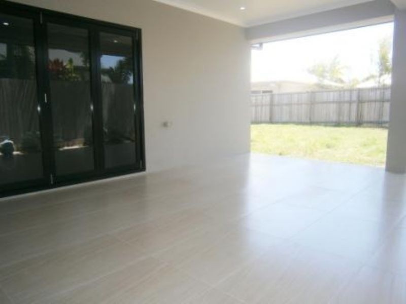 39 Selwyn Circuit, Trinity Park QLD 4879