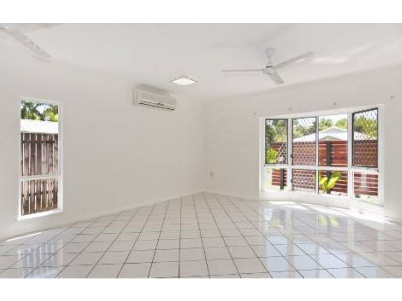 9 Avoca Close, Kewarra Beach QLD 4879