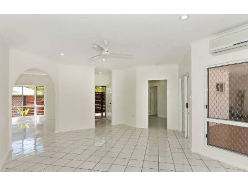 9 Avoca Close, Kewarra Beach QLD 4879