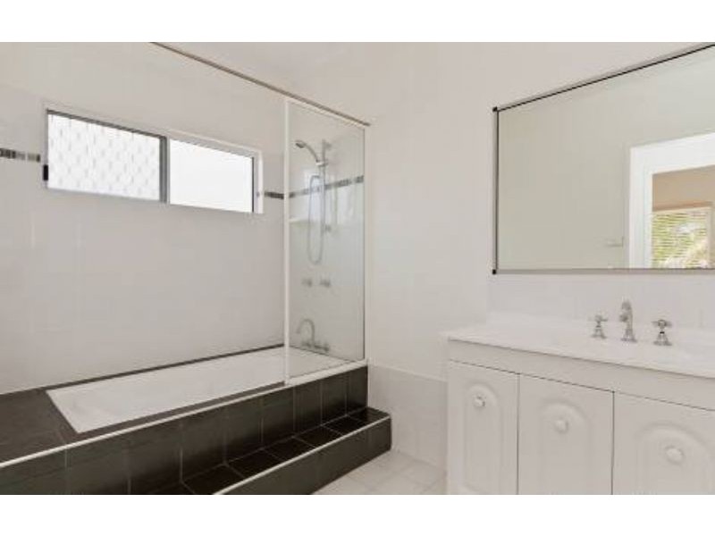 9 Avoca Close, Kewarra Beach QLD 4879