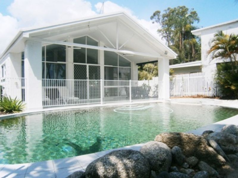 40 Hibiscus Lane, Holloways Beach QLD 4878