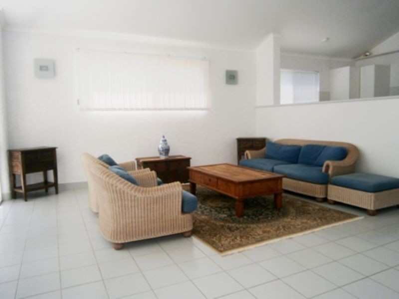 40 Hibiscus Lane, Holloways Beach QLD 4878