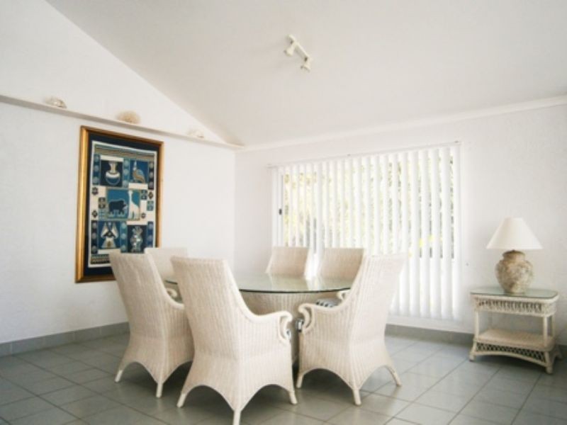 40 Hibiscus Lane, Holloways Beach QLD 4878