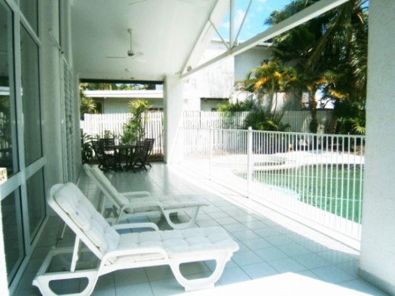 40 Hibiscus Lane, Holloways Beach QLD 4878