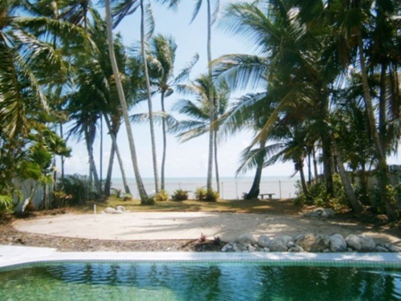 40 Hibiscus Lane, Holloways Beach QLD 4878