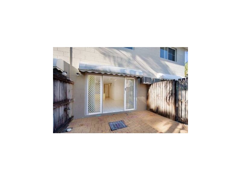 8/531 Varley Street, Yorkeys Knob QLD 4878